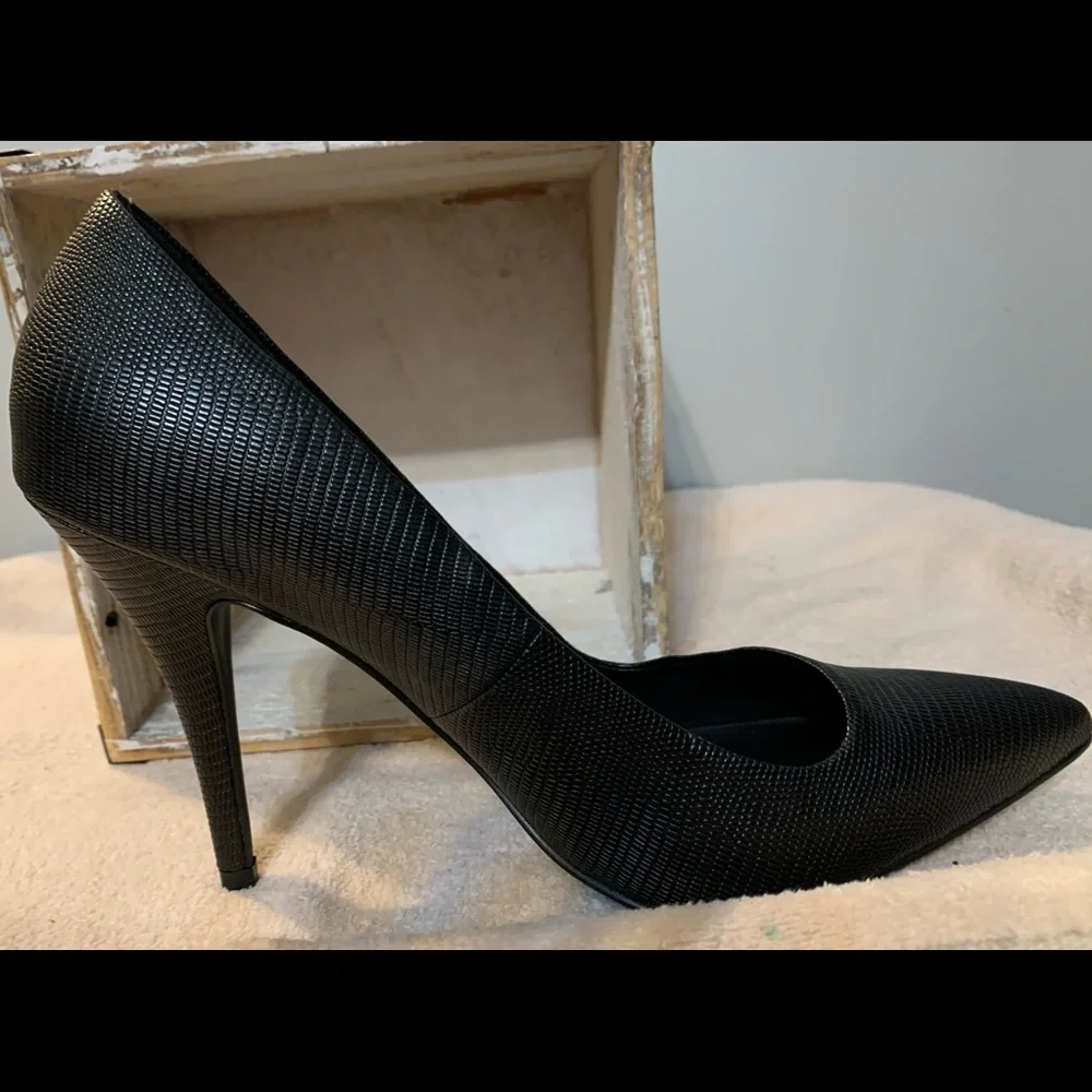 Apt. 9 Black Textured Pointed-Toe Pumps